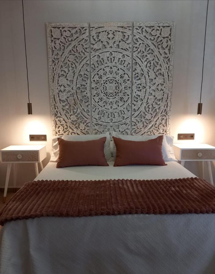 Apartamentos De La Haya & Suite Con Jacuzzi, Junto Al Teatro Romano Mérida Eksteriør billede
