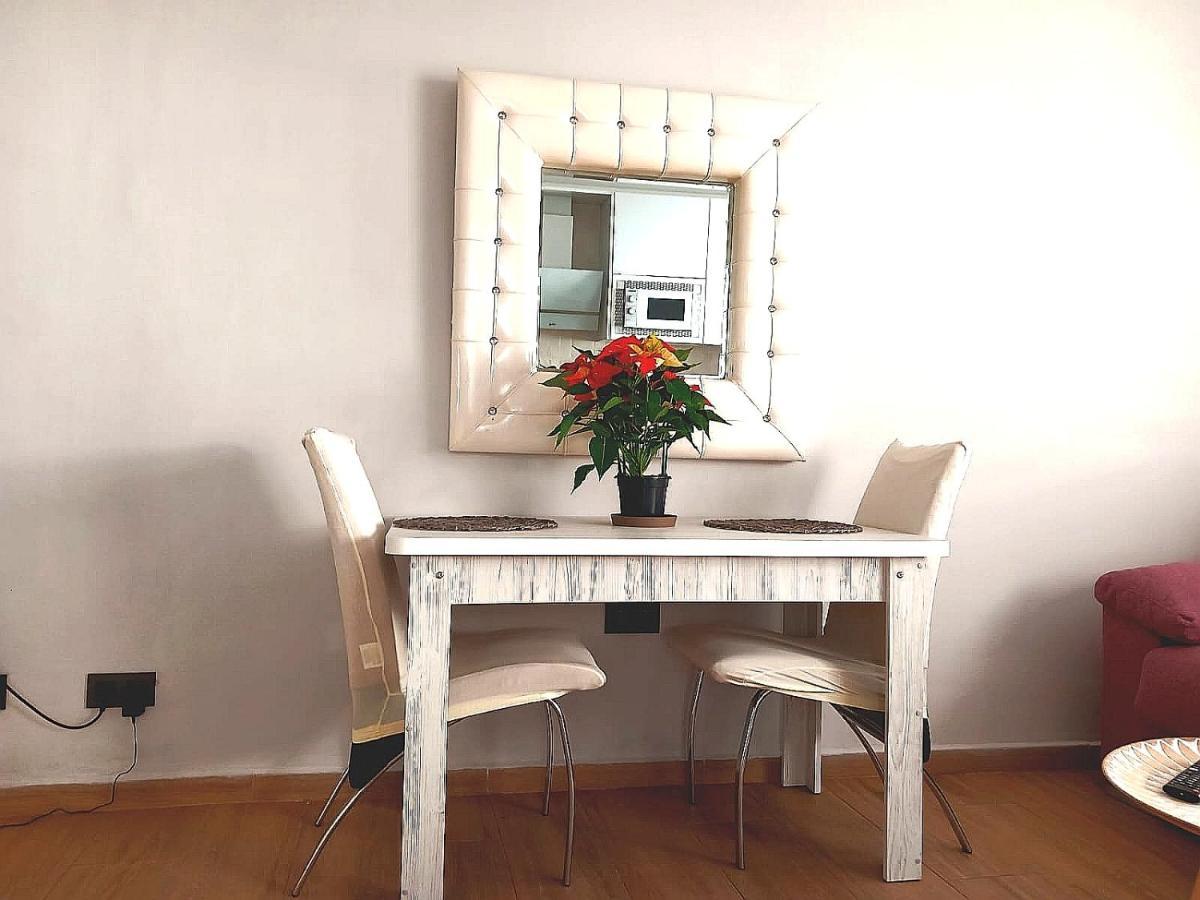 Apartamentos De La Haya & Suite Con Jacuzzi, Junto Al Teatro Romano Mérida Eksteriør billede