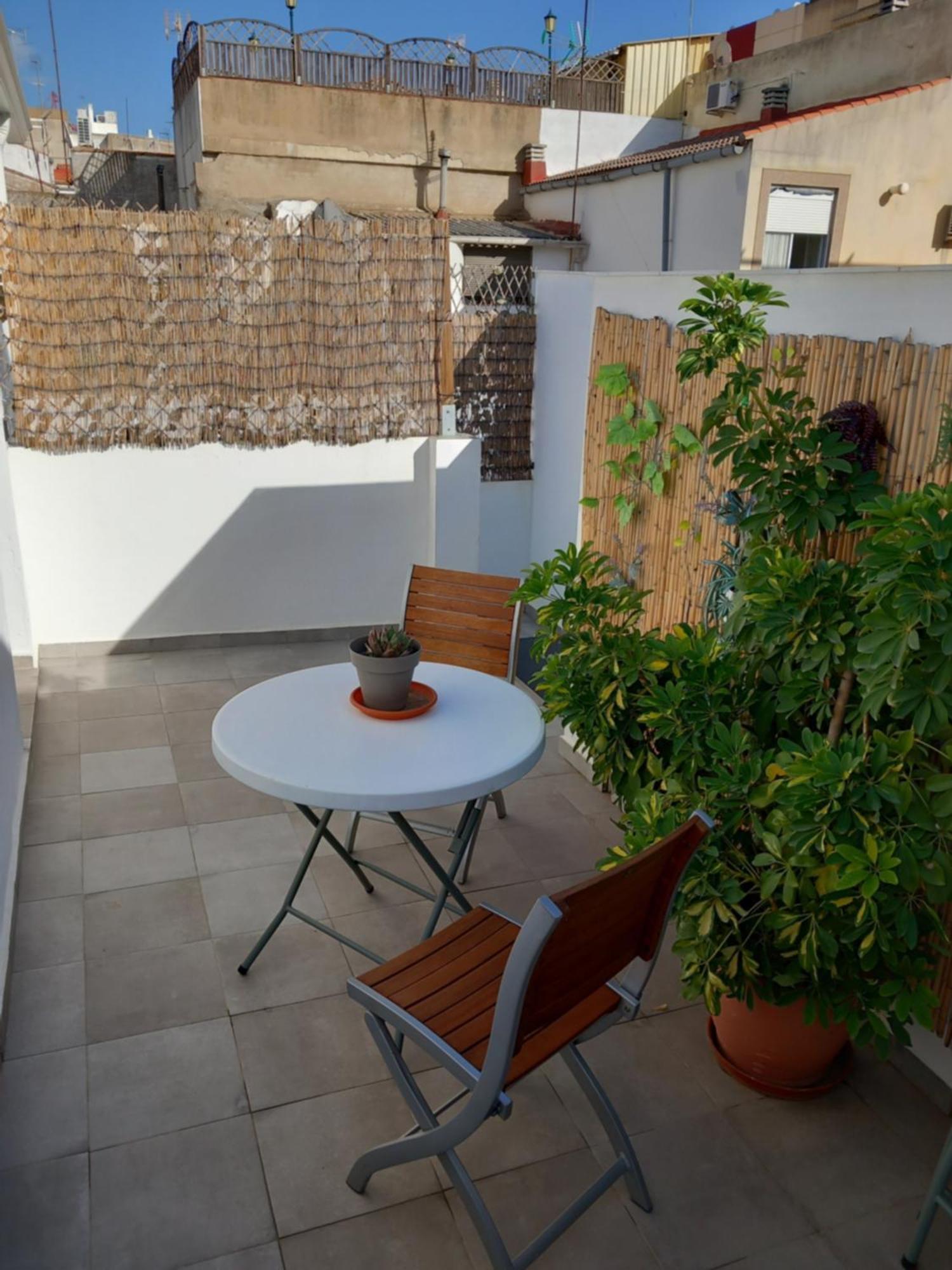 Apartamentos De La Haya & Suite Con Jacuzzi, Junto Al Teatro Romano Mérida Eksteriør billede