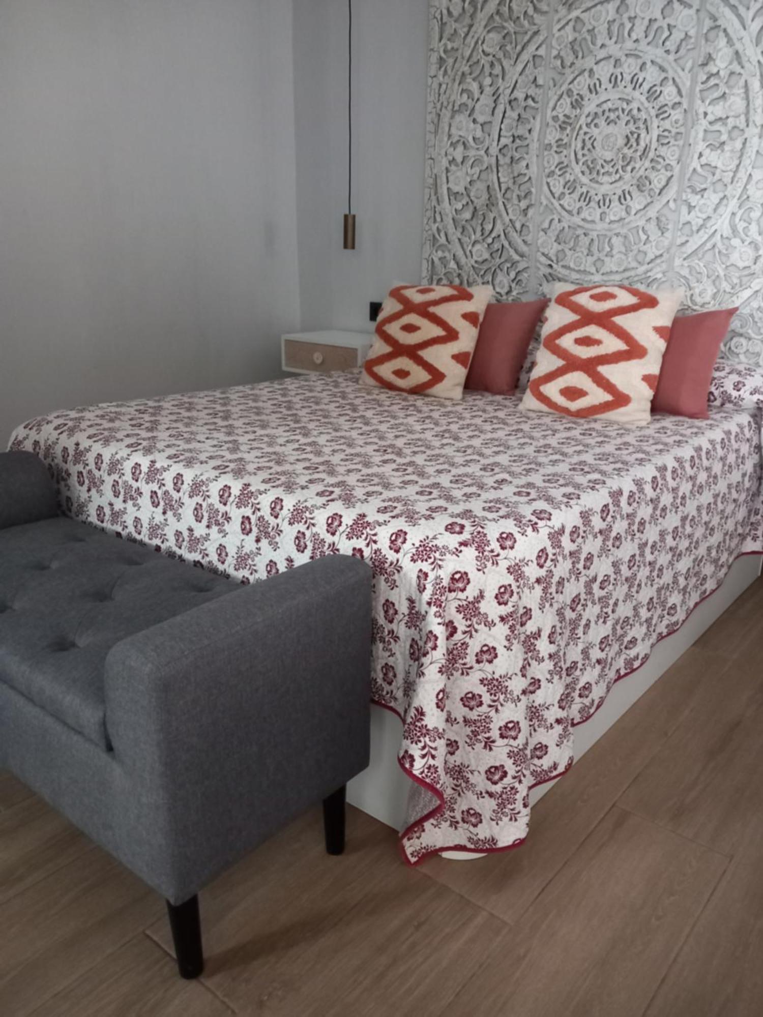 Apartamentos De La Haya & Suite Con Jacuzzi, Junto Al Teatro Romano Mérida Eksteriør billede