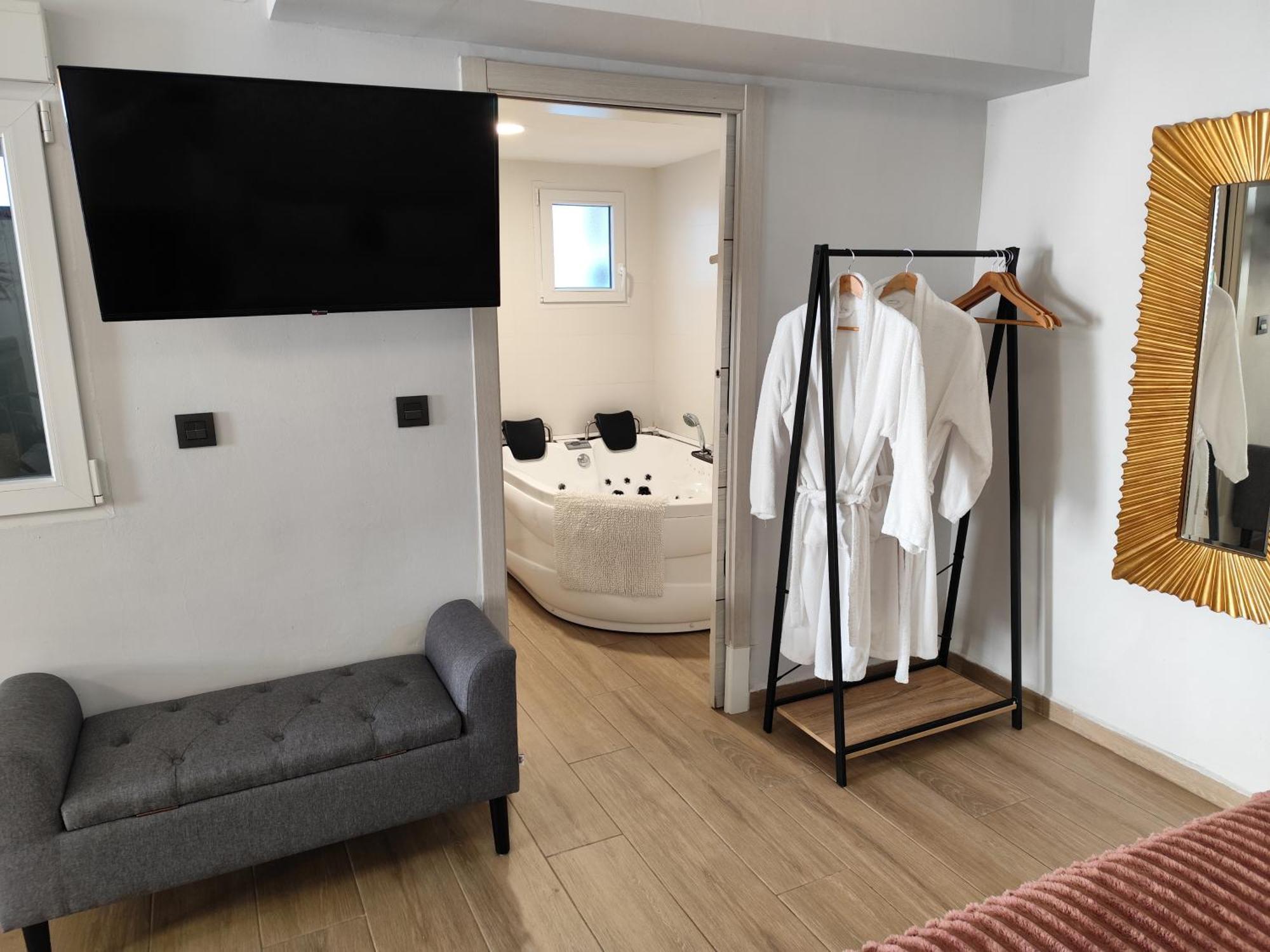 Apartamentos De La Haya & Suite Con Jacuzzi, Junto Al Teatro Romano Mérida Eksteriør billede