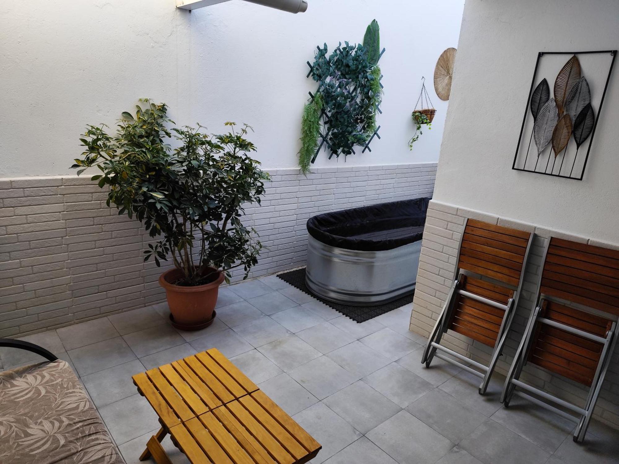 Apartamentos De La Haya & Suite Con Jacuzzi, Junto Al Teatro Romano Mérida Eksteriør billede
